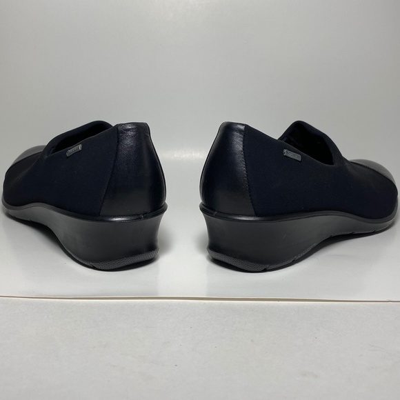 ECCO Slip On Sneaker NWOT Womens Sz 7/38 Black - Picture 4 of 6